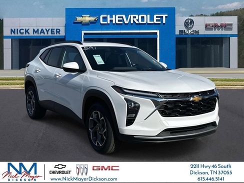 New 2026 Chevrolet Trax LT w/ Sunroof Package FWD image 1