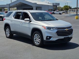 Used 2021 Chevrolet Traverse LT FWD video 3