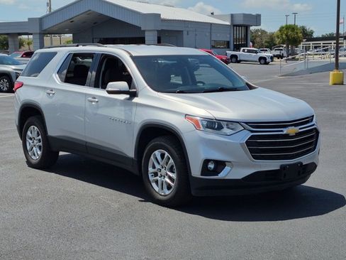 Used 2021 Chevrolet Traverse LT FWD image 3