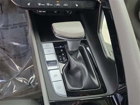 Used 2023 Hyundai Elantra SEL w/ Convenience Package image 20