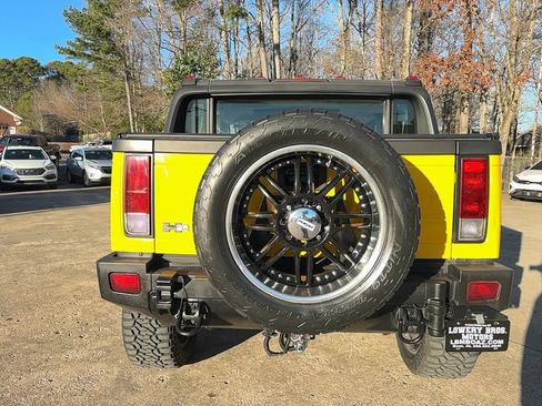 Used 2005 HUMMER H2 SUT w/ Preferred Equipment Group image 3