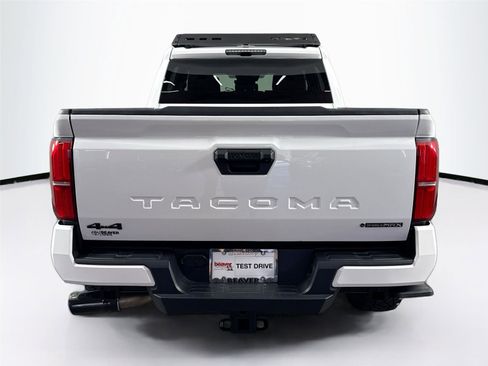 Used 2025 Toyota Tacoma TRD Off-Road AWD/4WD image 13