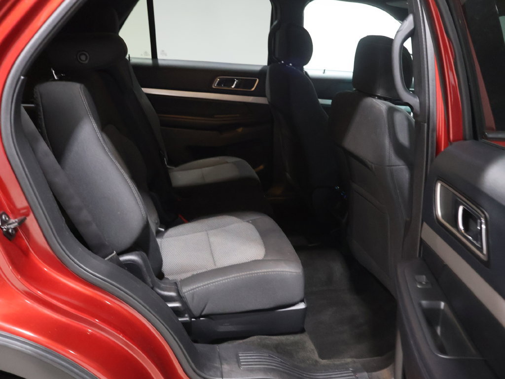 Used 2016 Ford Explorer XLT w/ Equipment Group 201A AWD/4WD image 21