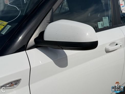 Used 2025 Hyundai Venue SEL FWD image 20