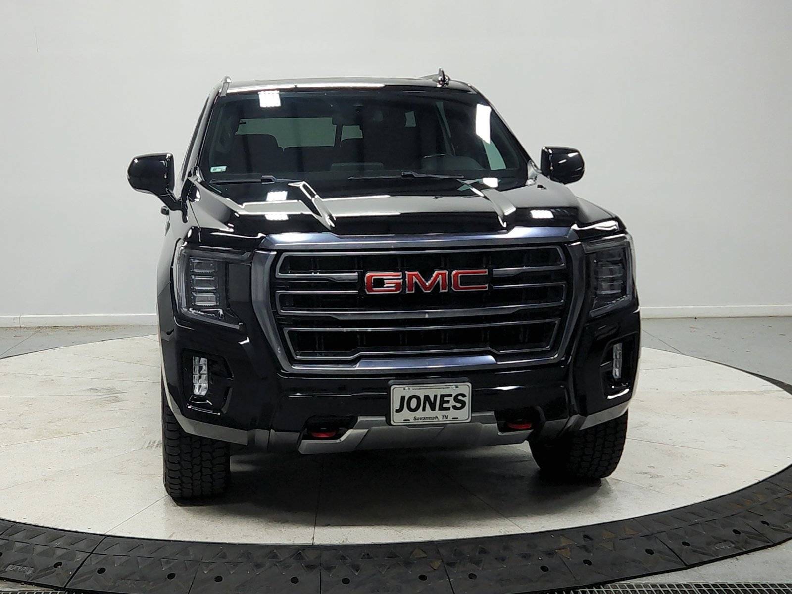 Used 2023 GMC Yukon AT4 AWD/4WD image 3