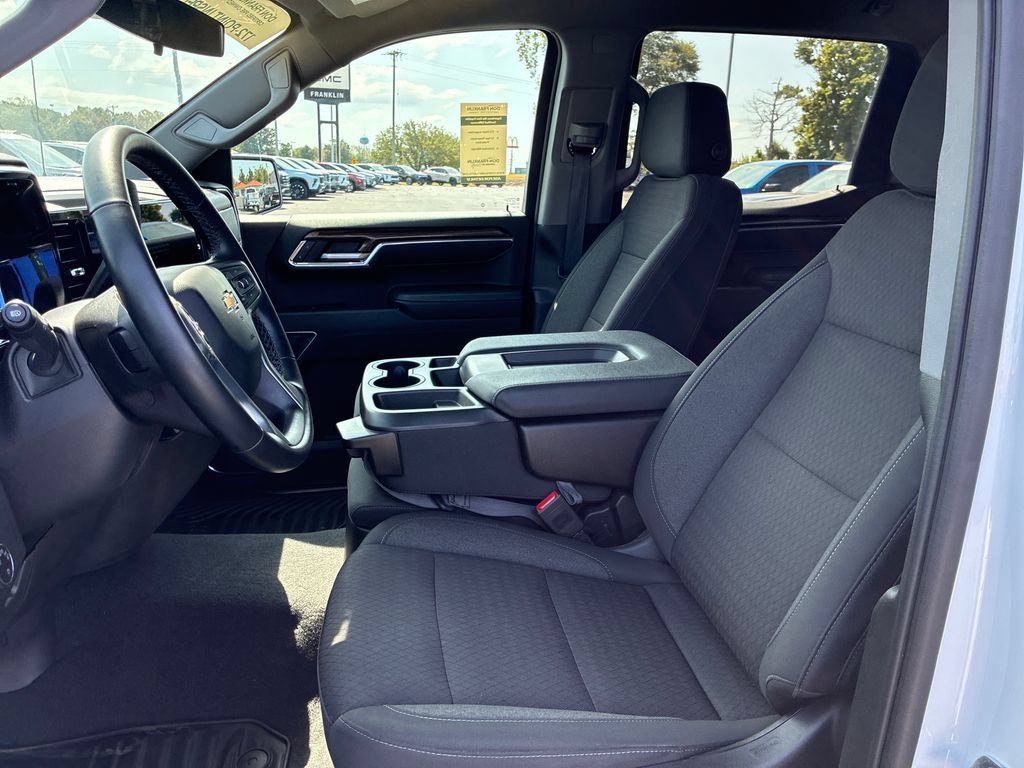 Used 2023 Chevrolet Silverado 1500 LT AWD/4WD image 10