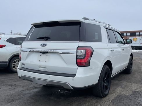 Used 2021 Ford Expedition Limited image 3