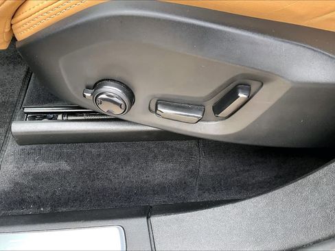 Used 2024 Volvo XC90 B6 Ultimate w/ Lounge Package image 31