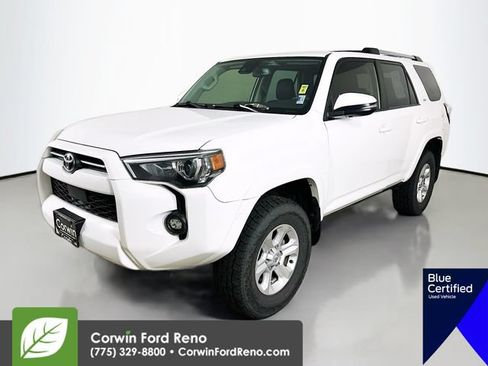 Used 2022 Toyota 4Runner SR5 Premium w/ Moonroof Package AWD/4WD image 4