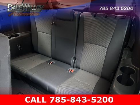 Used 2023 Toyota Highlander LE image 18