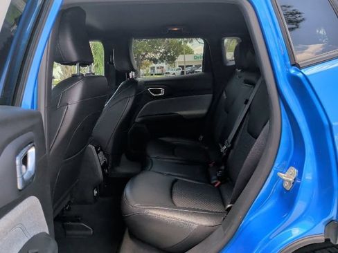 Used 2024 Jeep Compass Latitude AWD/4WD image 16