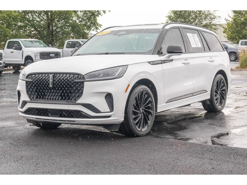 Used 2025 Lincoln Aviator Reserve w/ Equipment Group 201A AWD/4WD image 7