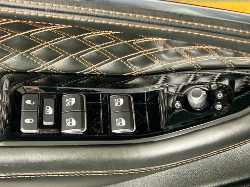 Used 2024 Jeep Grand Cherokee L Summit AWD/4WD image 6