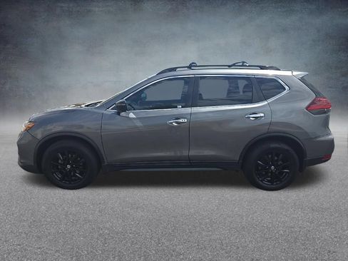 Used 2018 Nissan Rogue SV w/ Premium Package FWD image 7