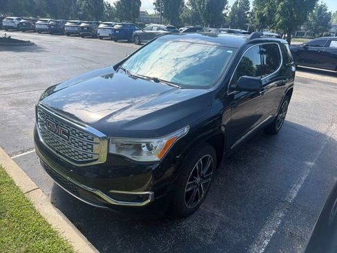 Used 2017 GMC Acadia Denali w/ Technology Package AWD/4WD image 2
