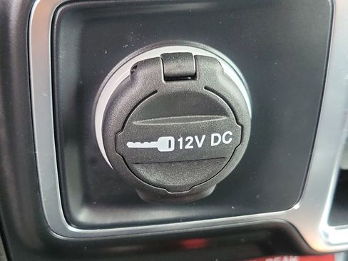 Used 2025 Jeep Wrangler Unlimited Rubicon image 15