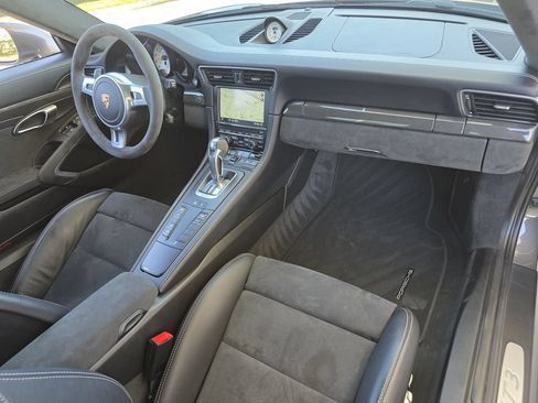 Used 2015 Porsche 911 GT3 RWD image 24