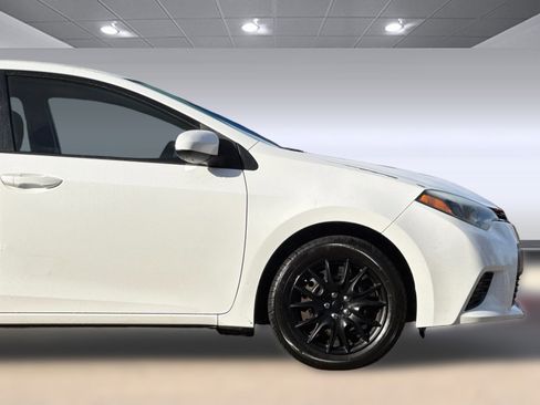 Used 2014 Toyota Corolla LE image 32