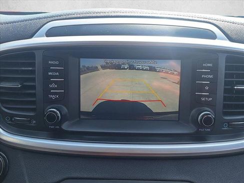 Used 2020 Kia Sorento S FWD image 13