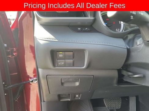 Used 2026 Toyota Highlander XLE AWD/4WD image 25