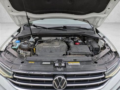 Used 2024 Volkswagen Tiguan SE image 27