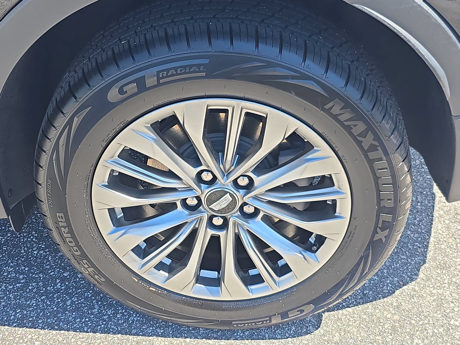 Used 2025 Cadillac XT4 Premium Luxury FWD image 29