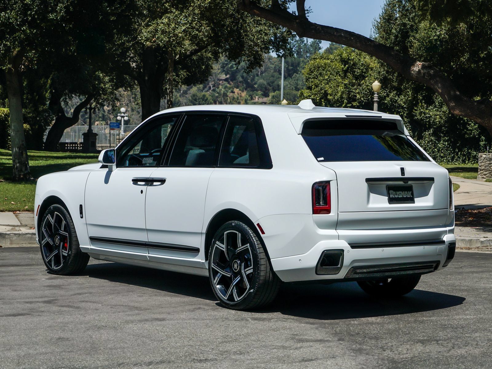 New 2027 Rolls-Royce Cullinan Black Badge AWD/4WD image 34