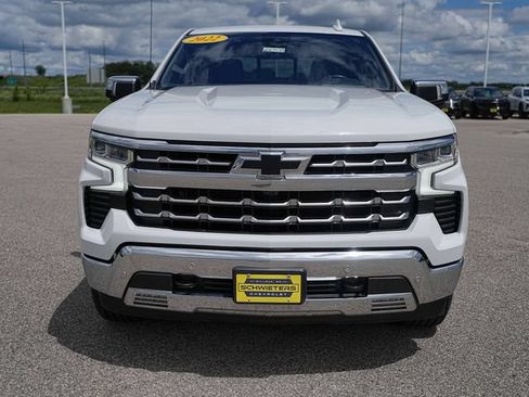 Used 2022 Chevrolet Silverado 1500 LTZ AWD/4WD image 2