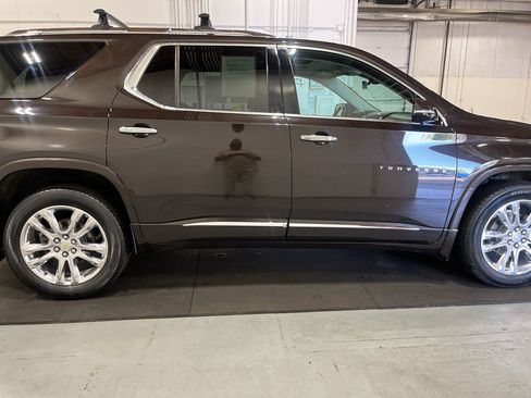 Used 2019 Chevrolet Traverse High Country AWD/4WD image 8