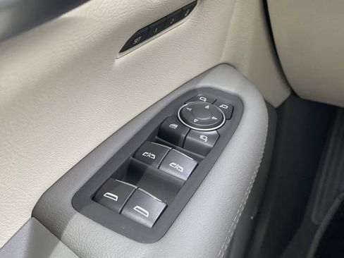 New 2025 Cadillac XT5 Premium Luxury image 23