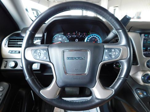 Used 2020 GMC Yukon Denali w/ Denali Ultimate Package image 22