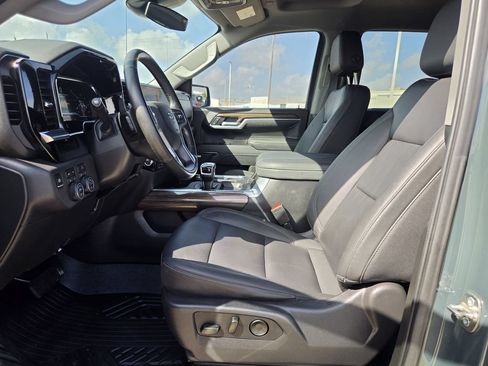 Used 2025 Chevrolet Silverado 1500 LT Trail Boss w/ Convenience Package II AWD/4WD image 26