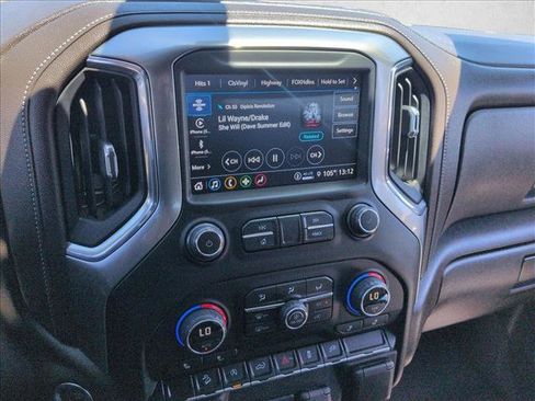 Used 2022 Chevrolet Silverado 1500 LT AWD/4WD image 12