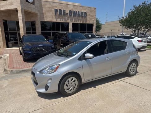 Used 2016 Toyota Prius C Two FWD image 5