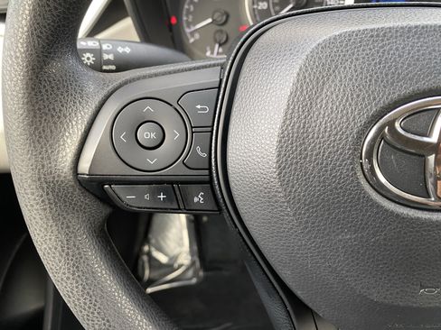 Used 2020 Toyota Corolla LE image 6