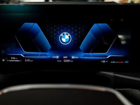 Used 2025 BMW 230i xDrive Coupe image 17