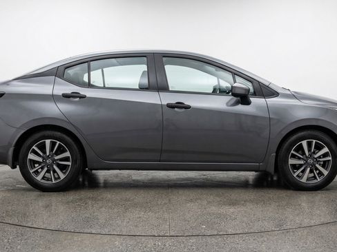 Used 2025 Nissan Versa SV FWD image 18