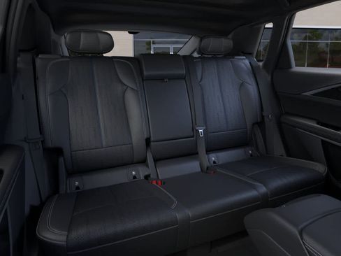 New 2026 Cadillac Lyriq Luxury AWD/4WD image 17