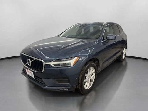 Used 2019 Volvo XC60 T5 Momentum w/ Multimedia Package image 4