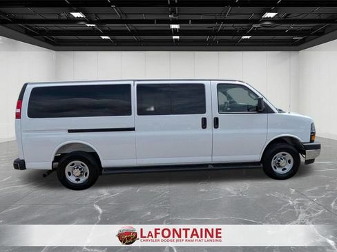 Used 2025 Chevrolet Express 3500 LT w/ LT Preferred Equipment Group RWD image 6