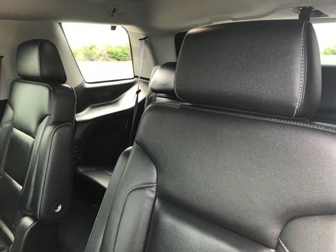 Used 2019 Chevrolet Tahoe LT w/ Luxury Package AWD/4WD image 19