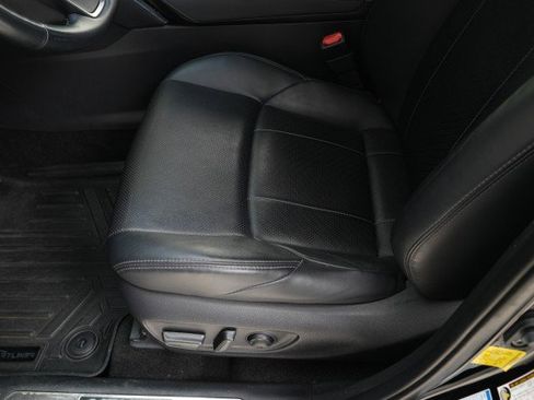 Used 2021 Toyota Venza XLE image 40