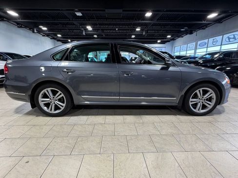 Used 2015 Volkswagen Passat TDI SE FWD image 22