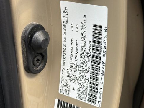 Used 2019 Toyota Tacoma SR5 AWD/4WD image 25