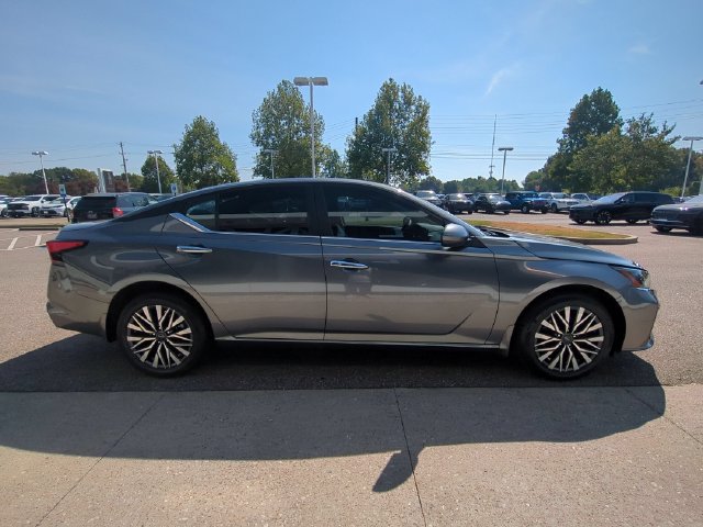 Used 2023 Nissan Altima 2.5 SV AWD/4WD image 9