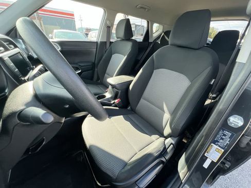 Used 2024 Kia Soul LX w/ Option Group 015 FWD image 11