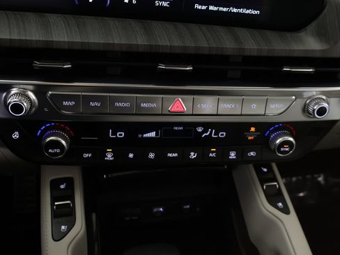 Certified 2023 Kia Telluride SX Prestige AWD/4WD image 62