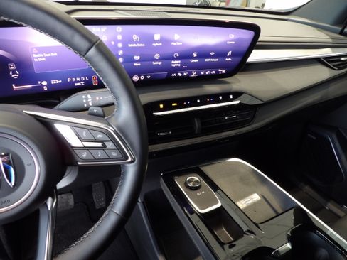 Used 2025 Buick Enclave Preferred image 13