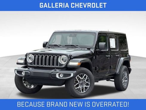 Used 2025 Jeep Wrangler Unlimited Sahara AWD/4WD image 2
