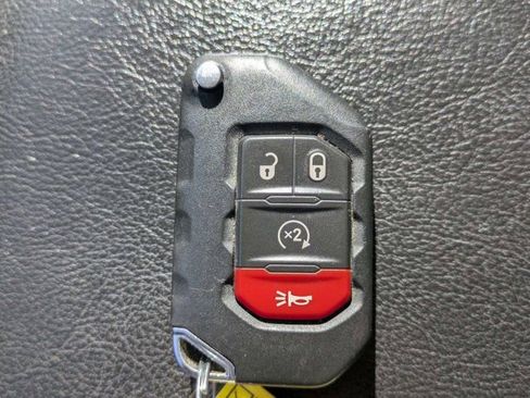 Used 2020 Jeep Wrangler Sport AWD/4WD image 33